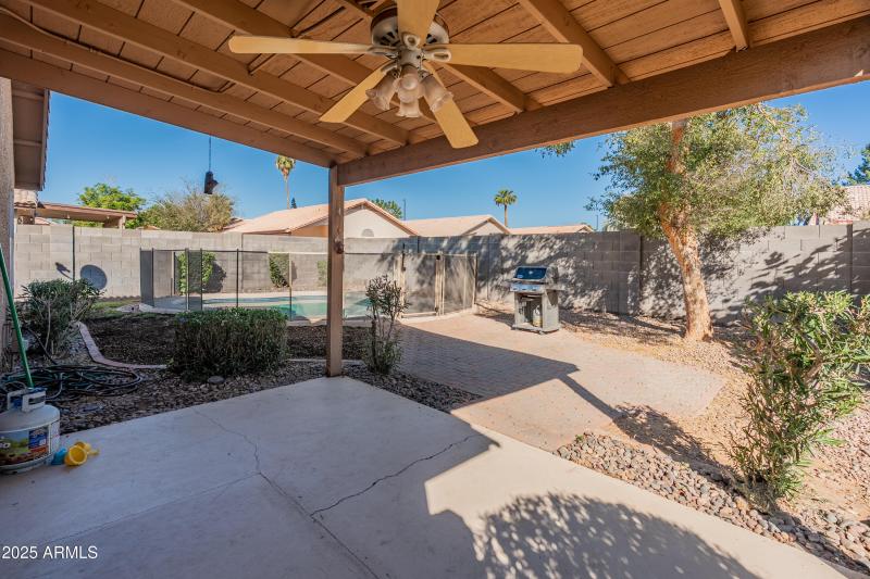 1046 W Tremaine Ave-28