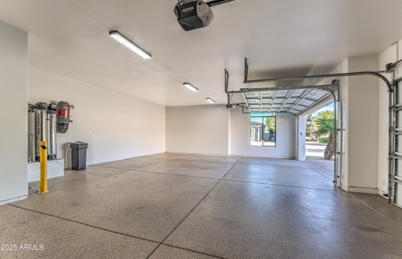 4 car garage w epoxied floors
