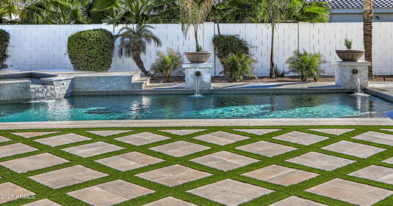 hardscape pool detail