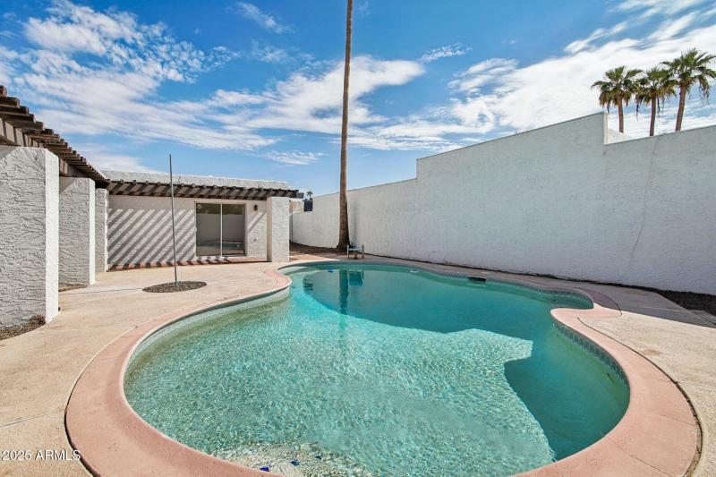 32-web-or-mls-S River Dr-S0910-032