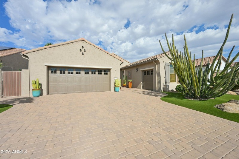 2-web-or-mls-N 163rd Dr-S0910-002