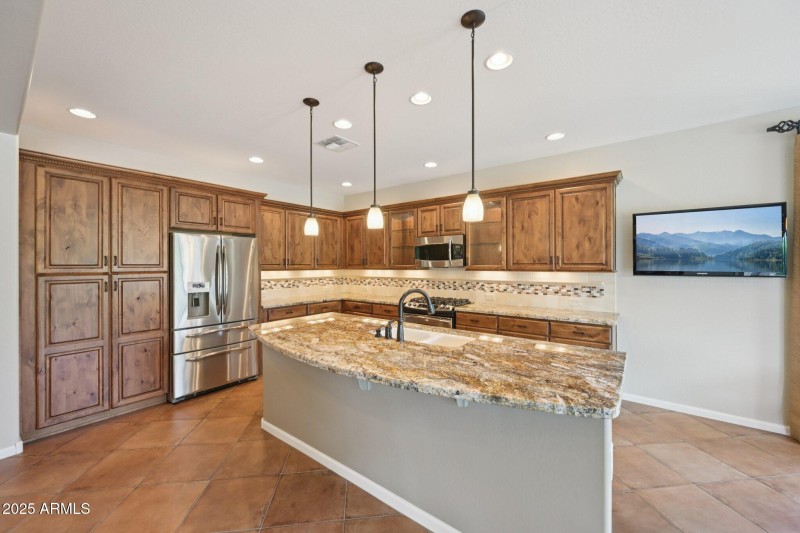 18-web-or-mls-N 163rd Dr-S0910-018