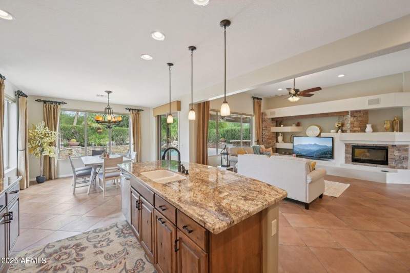 21-web-or-mls-N 163rd Dr-S0910-021