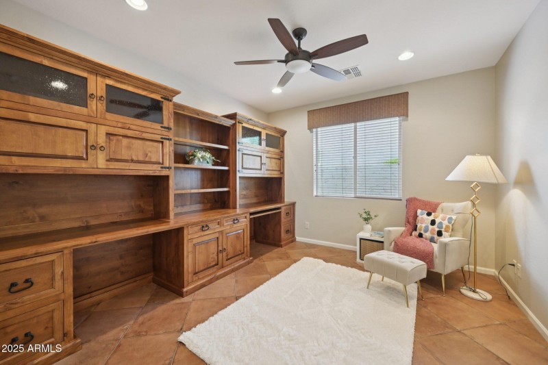 26-web-or-mls-N 163rd Dr-S0910-026