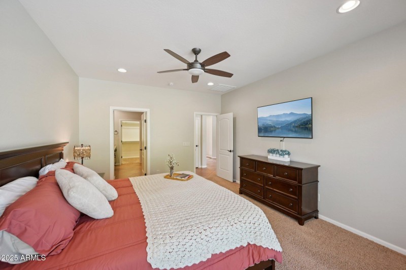 29-web-or-mls-N 163rd Dr-S0910-029