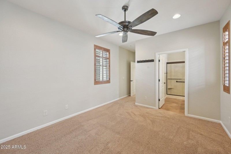 36-web-or-mls-N 163rd Dr-S0910-036