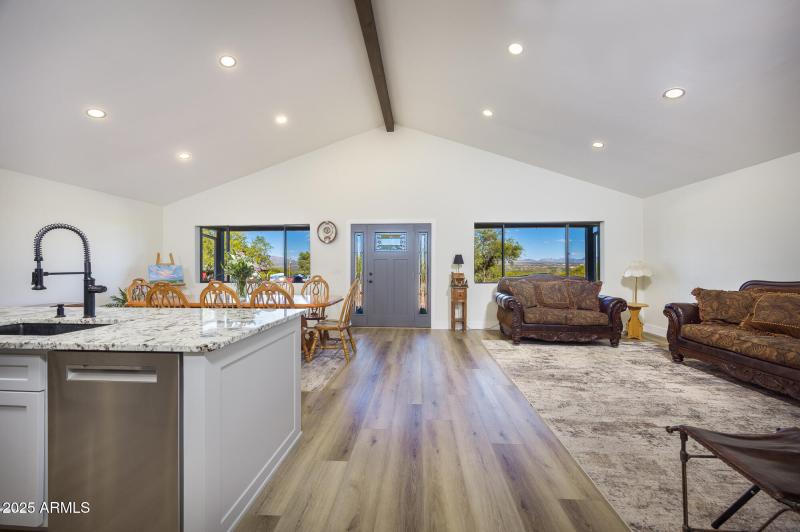 1302-coyotetrail_mls-31