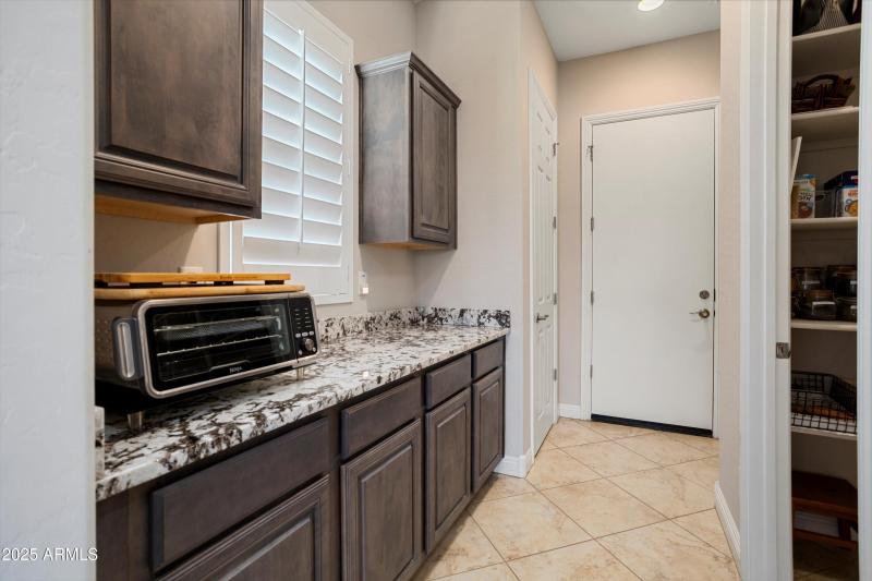 20-26534 W Abraham Ln