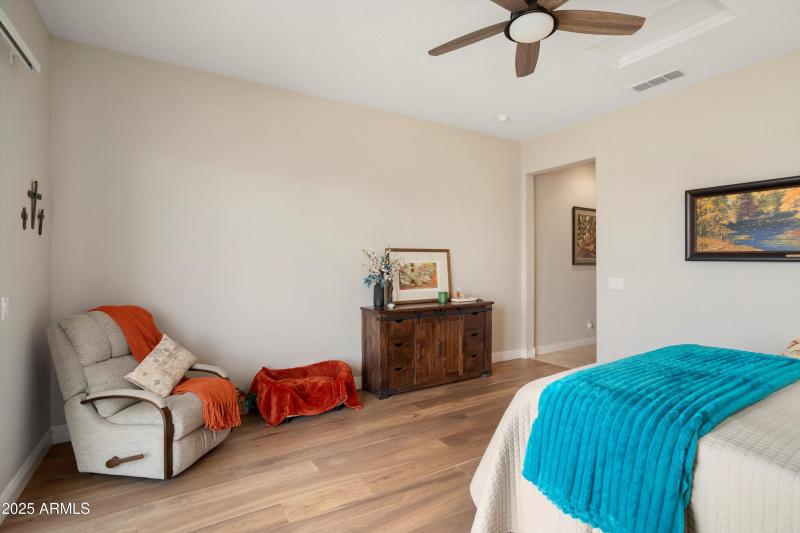 30-26534 W Abraham Ln