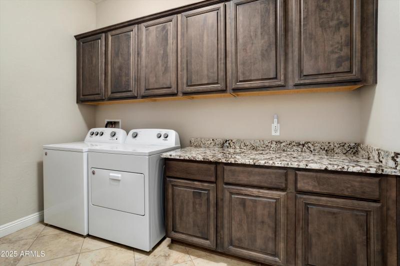 41-26534 W Abraham Ln