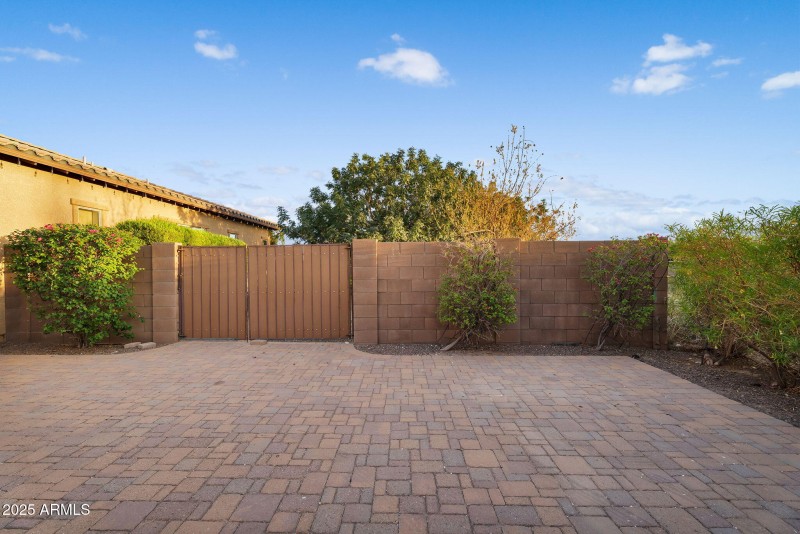 102-web-or-mls-Questa-108