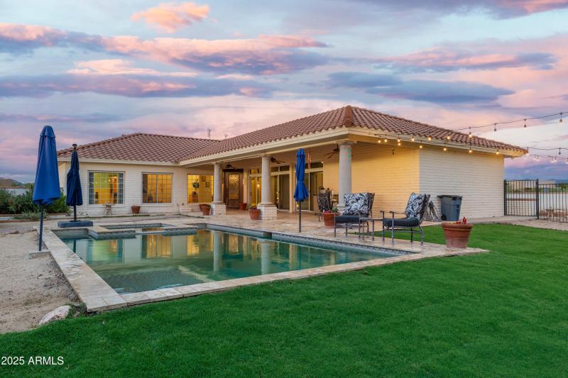 37612 N 15th Ave, Phoenix, AZ 85086-56