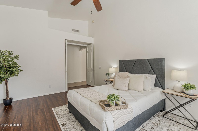 27-web-or-mls-Erie-26