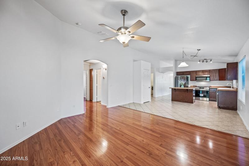 10-16223WPAPL-ocupix