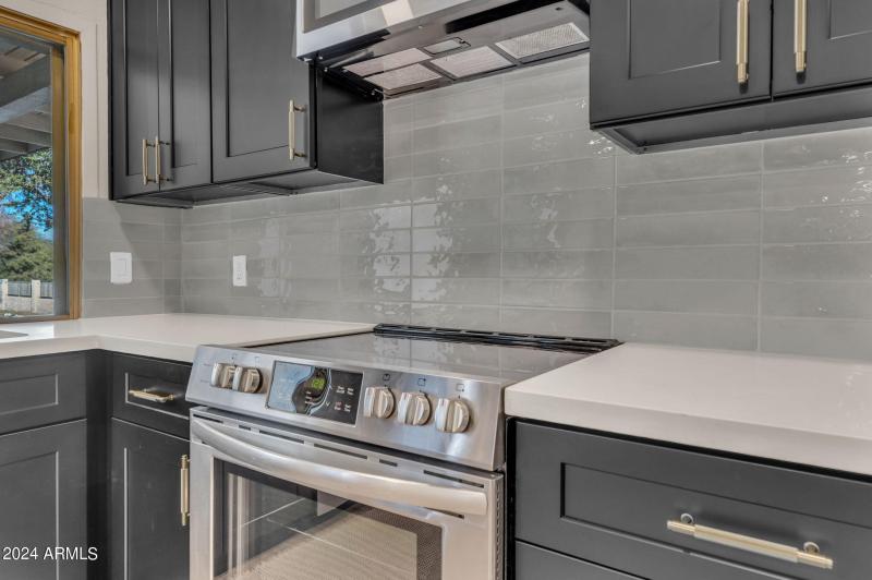 11-web-or-mls-2505 N 61st Way-11