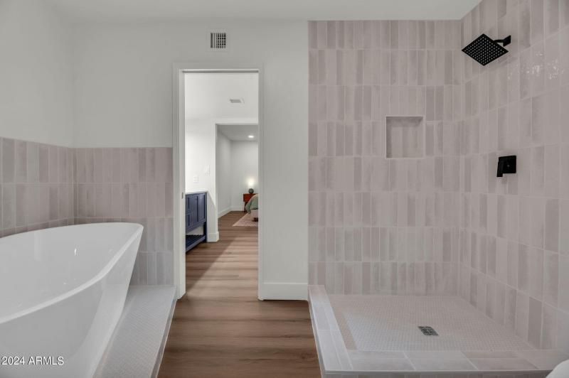 19-web-or-mls-2505 N 61st Way-19