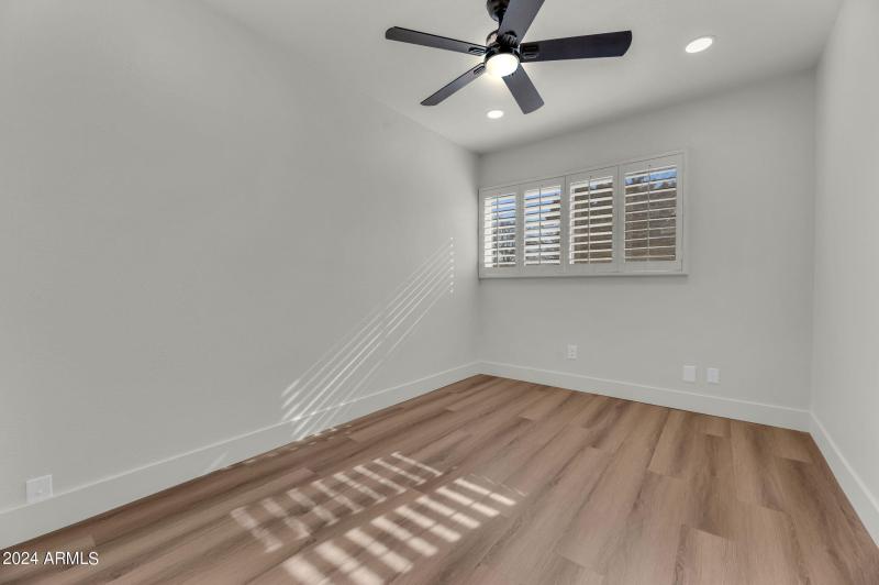 23-web-or-mls-2505 N 61st Way-23