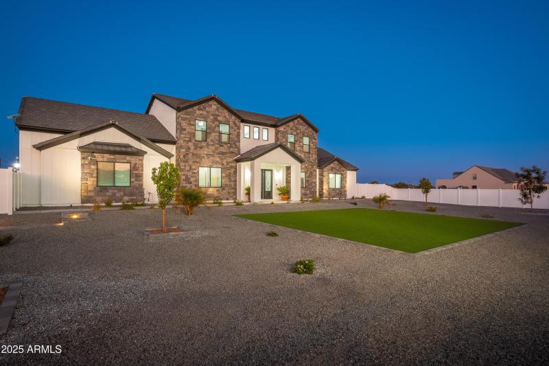 22801 E Galveston St - 77