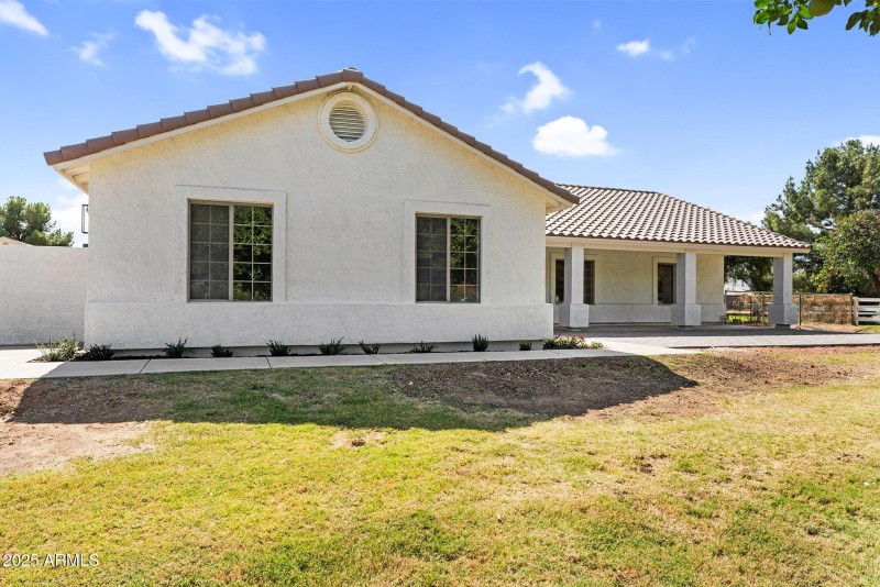 3-web-or-mls-18047 E Vencino-58