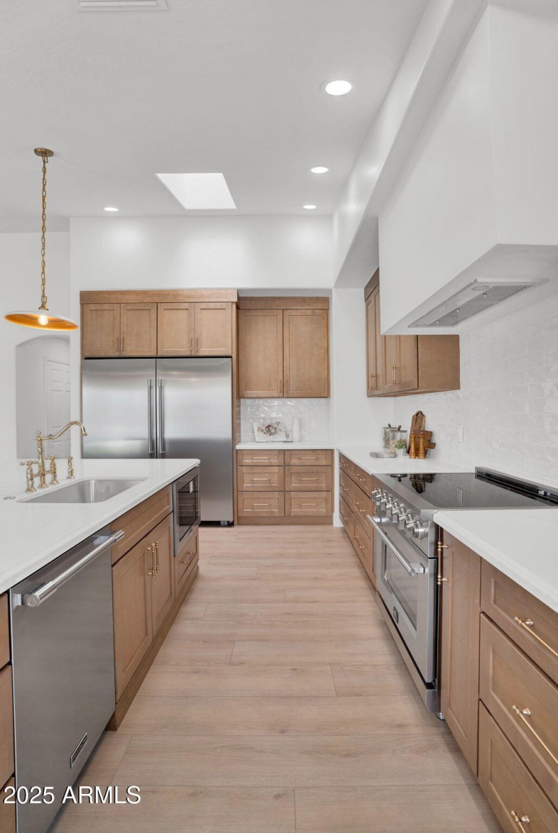 14-web-or-mls-18047 E Vencino-20