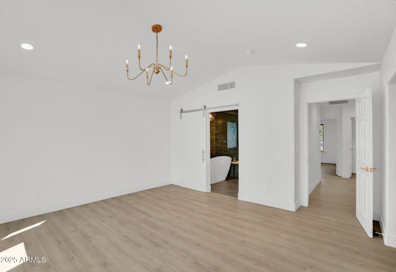 22-web-or-mls-18047 E Vencino-26