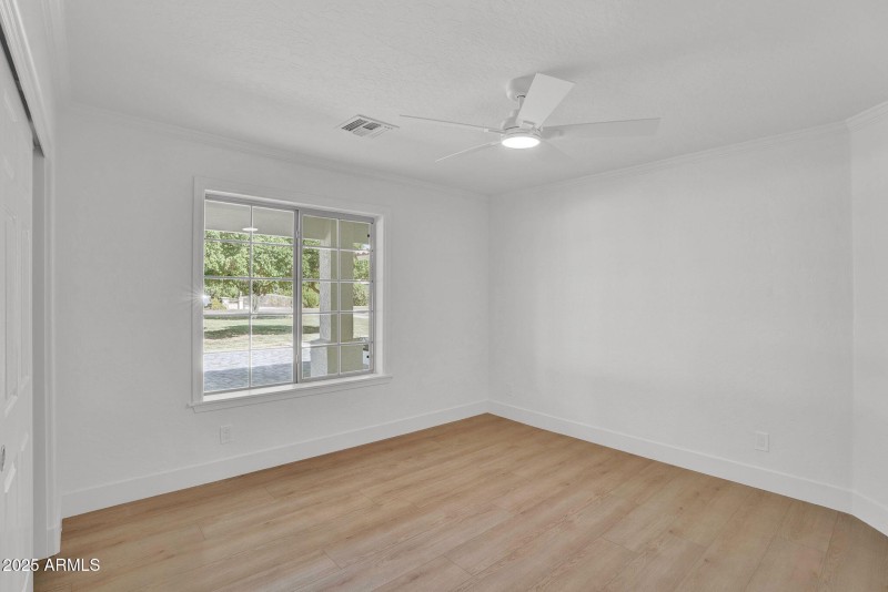 29-web-or-mls-18047 E Vencino-39