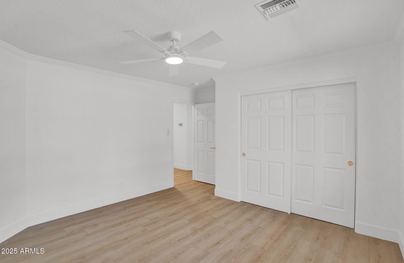 30-web-or-mls-18047 E Vencino-40