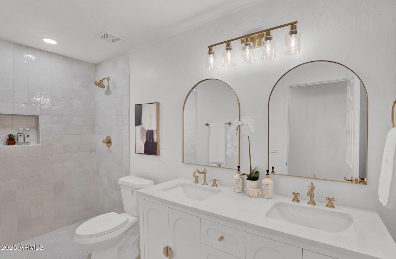 33-web-or-mls-18047 E Vencino-28