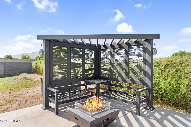 42-web-or-mls-18047 E Vencino-53