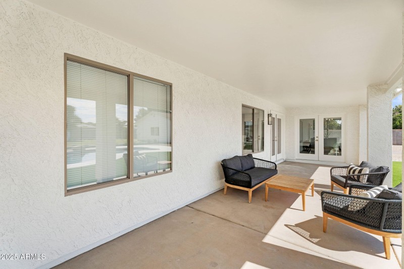 44-web-or-mls-18047 E Vencino-48