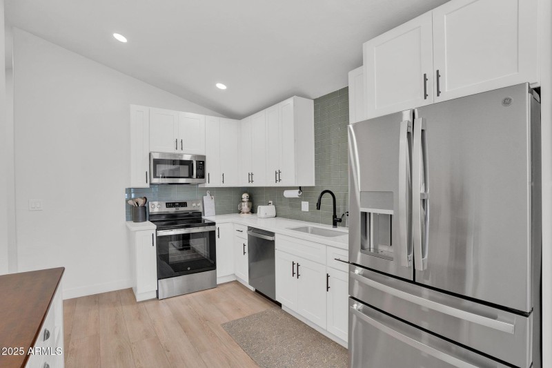 52-web-or-mls-18047 E Vencino-21