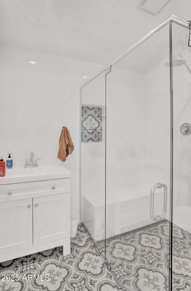 58-web-or-mls-18047 E Vencino-36