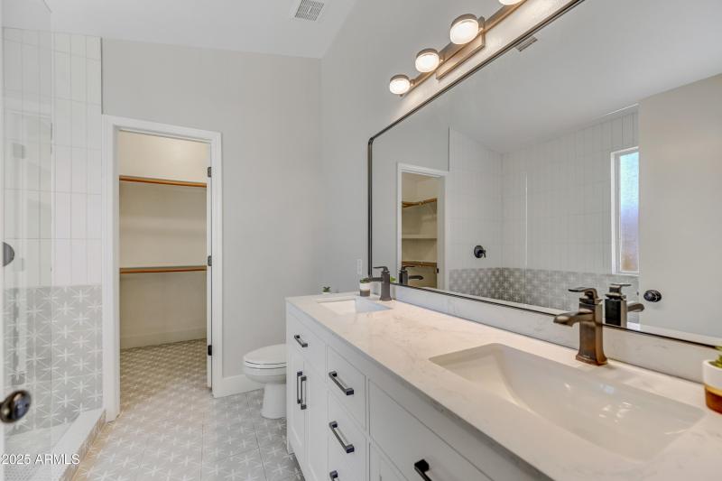 016_Primary Vanities