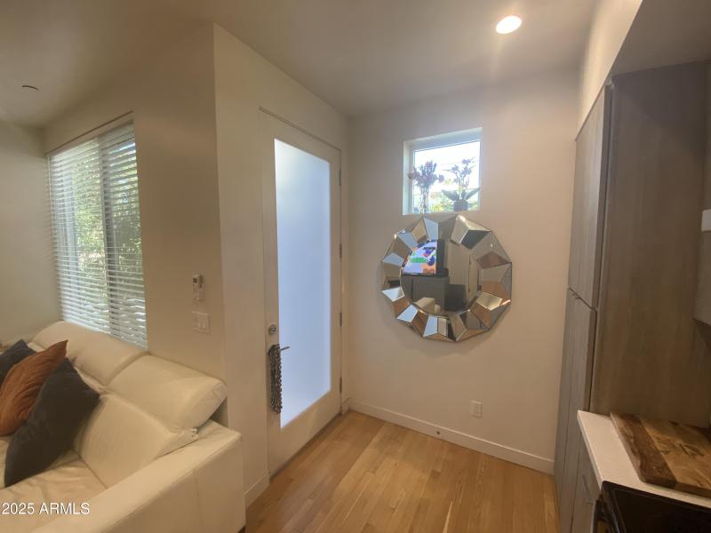 20250930_181534402_iOS