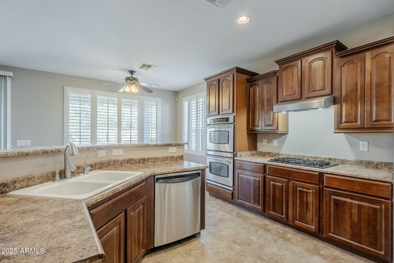 24-web-or-mls-Donithan-12