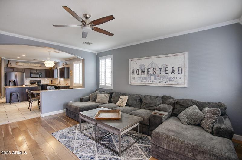 Free flowing floor plan