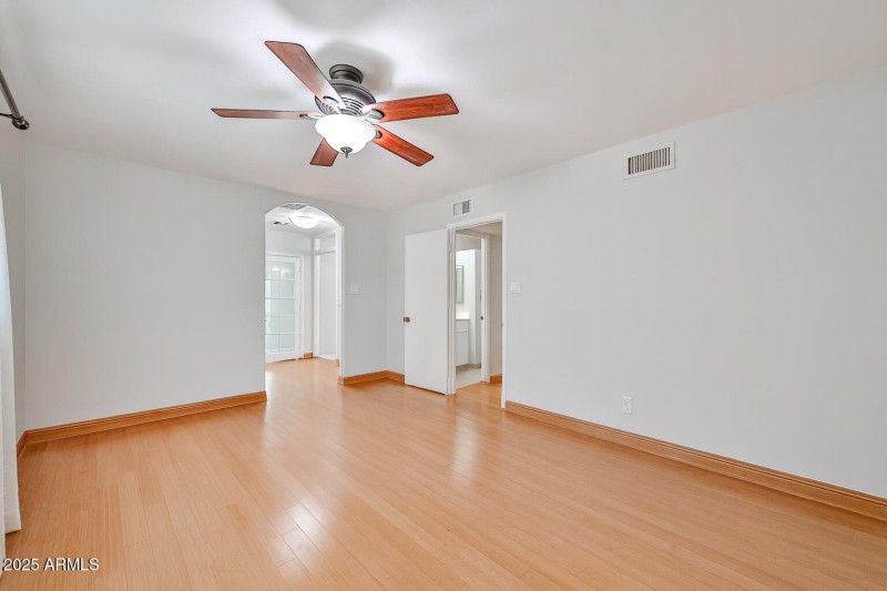 Primary bedroom - 02 (2)