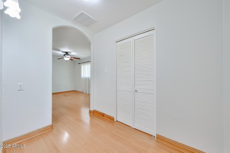 Primary bedroom - 03