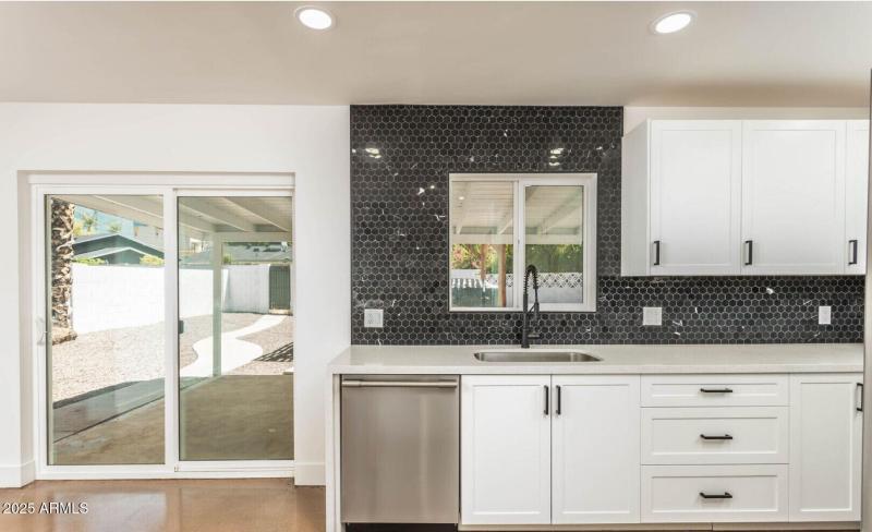 4721 Kitchen view II