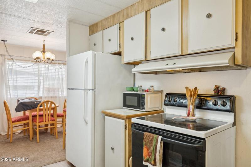 10-web-or-mls-2701-e-utopia-rd-lot-67