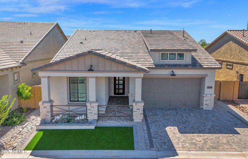 Welcome to 5641 E Sayan St!