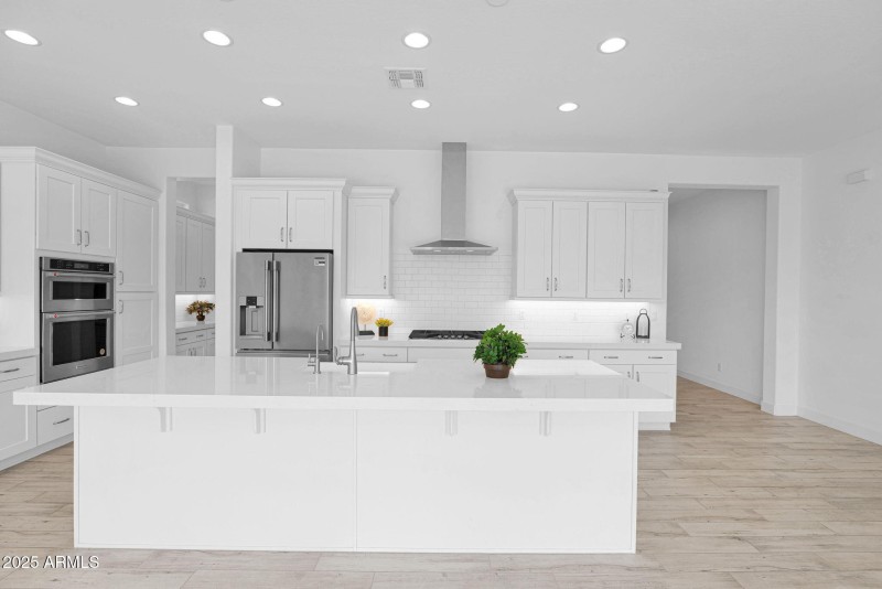 5641 Sayan - 09Kitchen