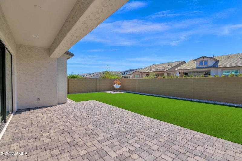 5641 Sayan - 29Backyard