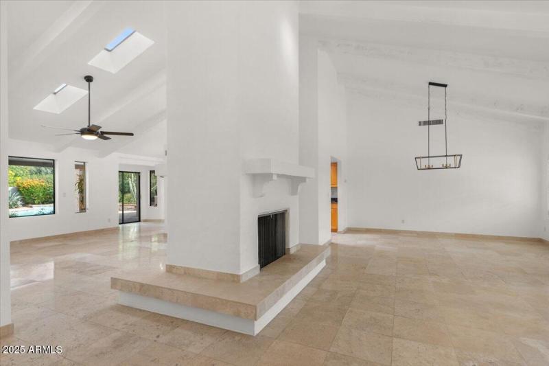 07-Entry and Living Room