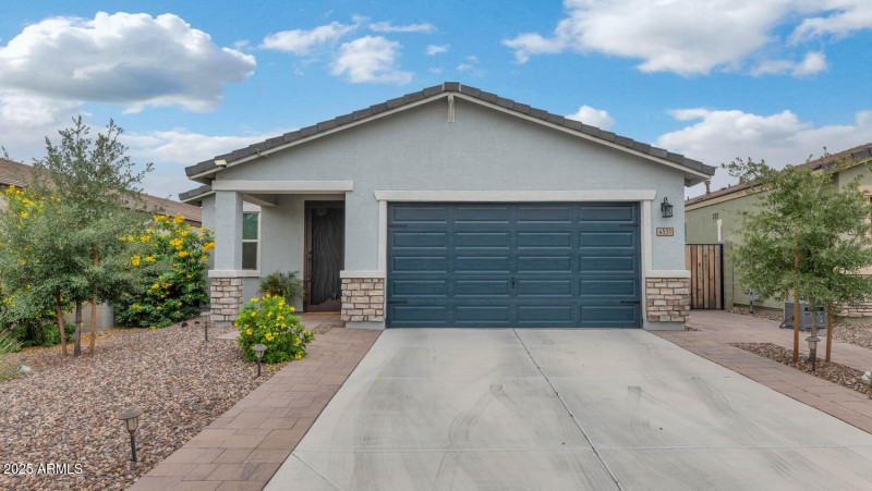 4531 Greenleaf Dr-large-003-009-4531 Gre