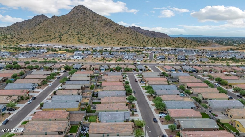 4531 Greenleaf Dr-large-023-003-4531 Gre