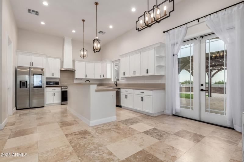 Kitchen : Breakfast Area