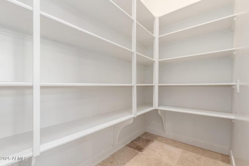 Walk in Pantry
