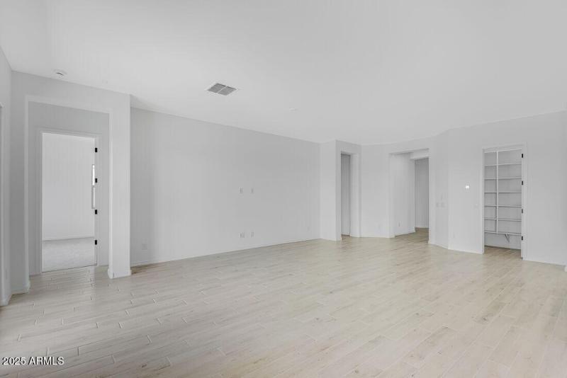 17837 W PASADENA - Ready Now!