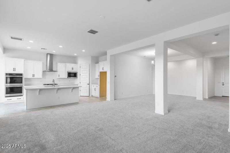 hj-az-phoenix-allen-ranches-expedition-a